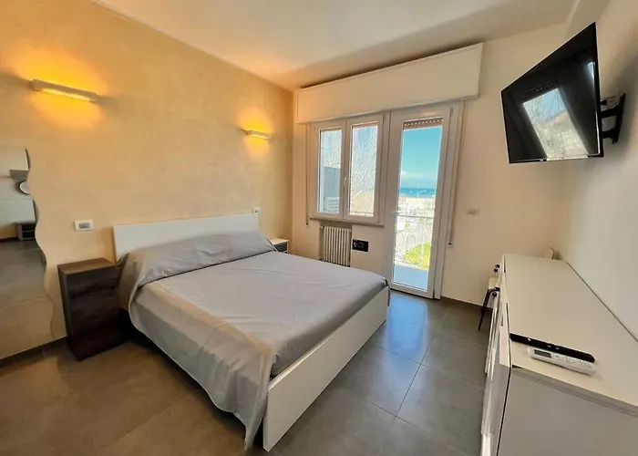 Riminese With Service Lejlighed