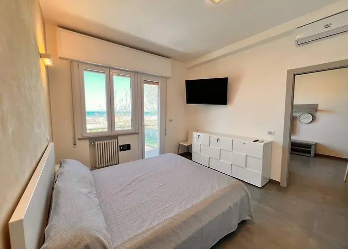 Riminese With Service